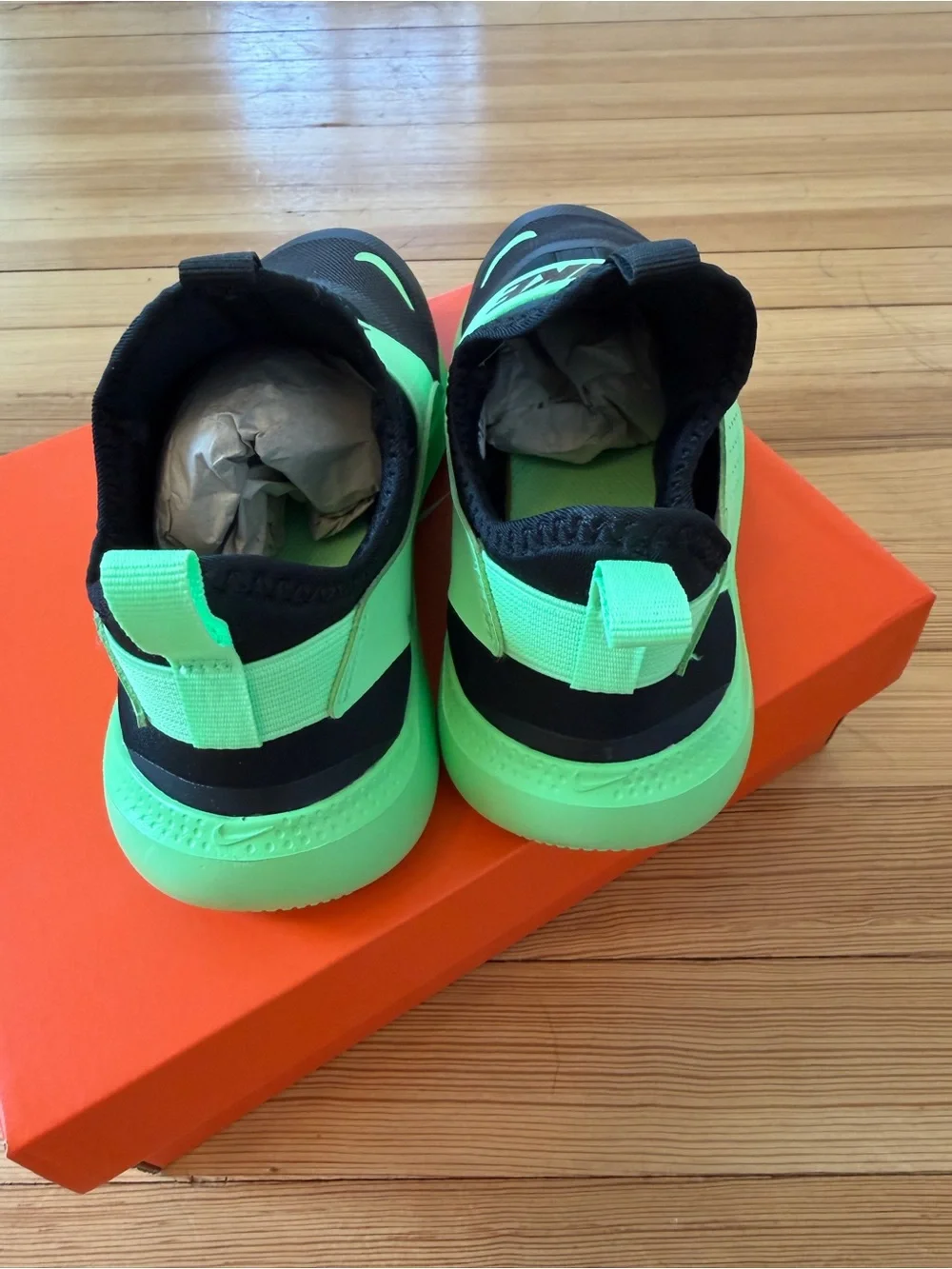 NWT, Nike Flex Runner 4, little kids size 2.5Y